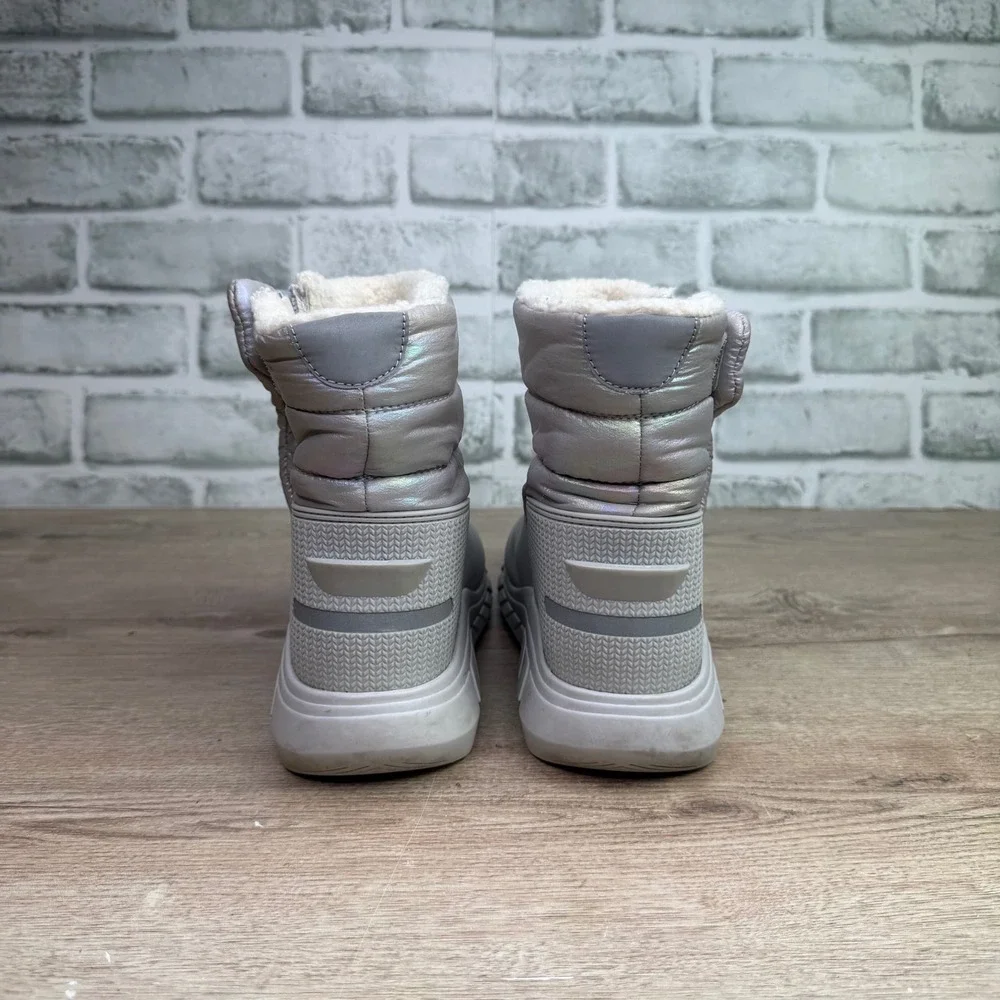 Hunter‎ Kids Intrepid Snow Boots Silver Iridescent US 2
